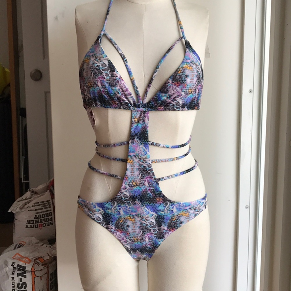 Trikini swimsuit by CubanRice Swimwear👙